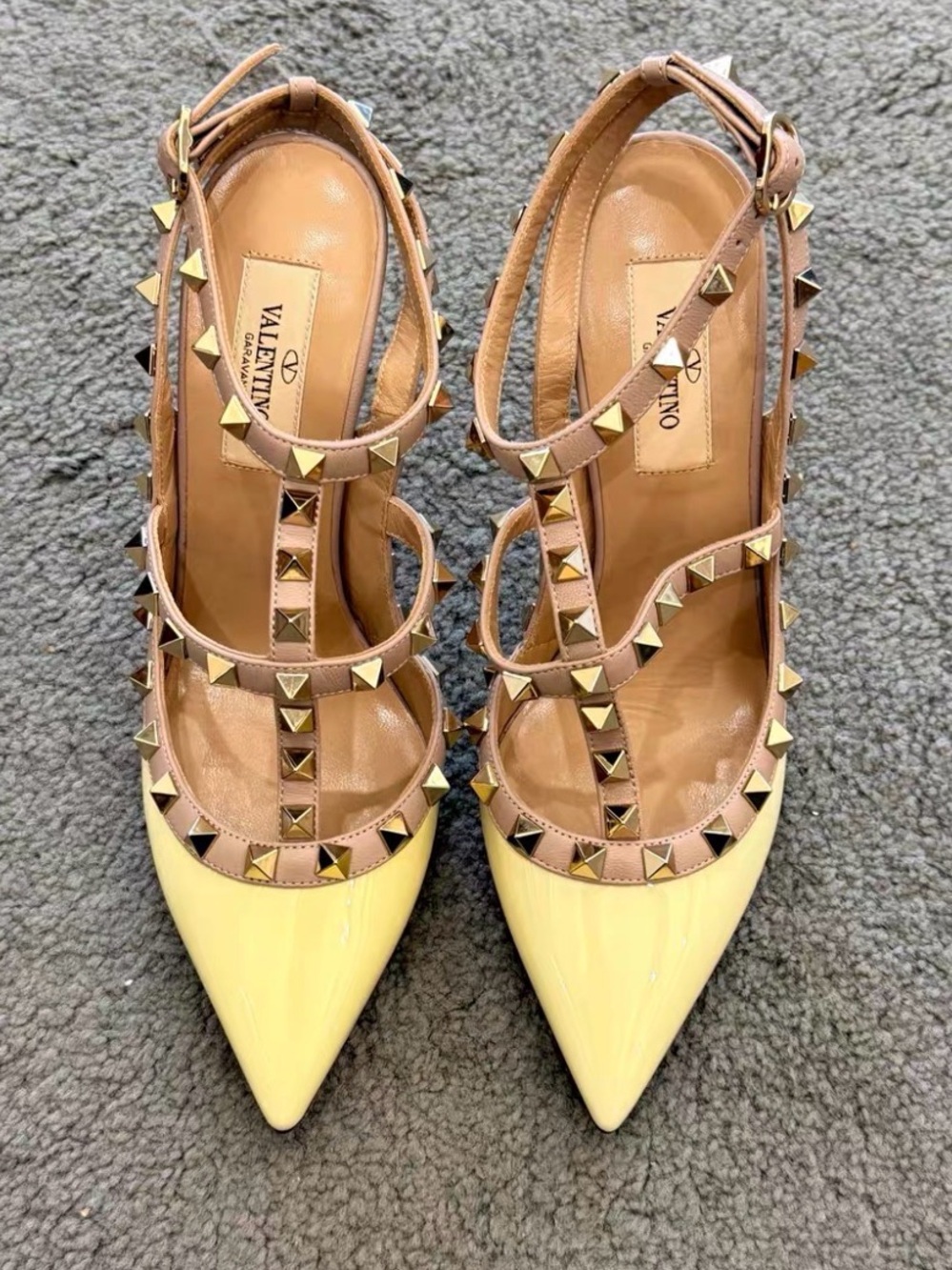 🚩steal Valentino Garavani Yellow Patent Rockstud T-Strap Pointed Heels